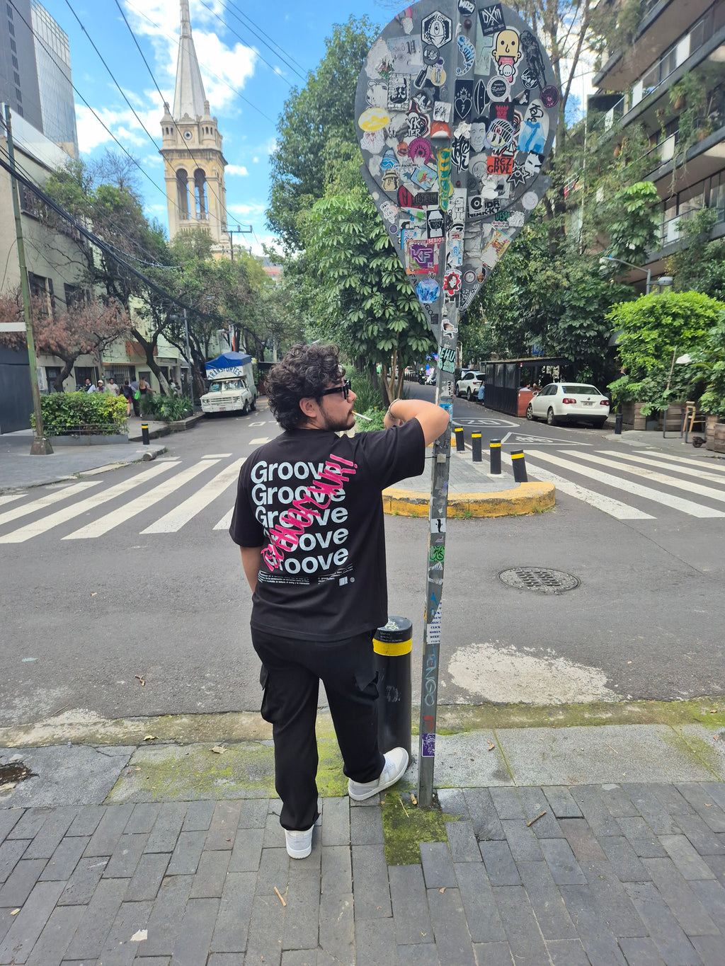 GROOVE TEE (BLACK)
