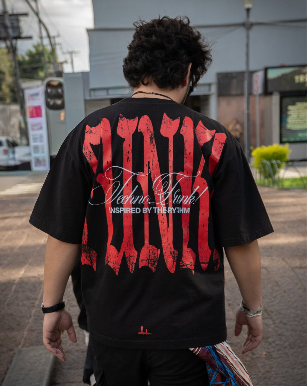 FUNK RED TEE (BLACK)